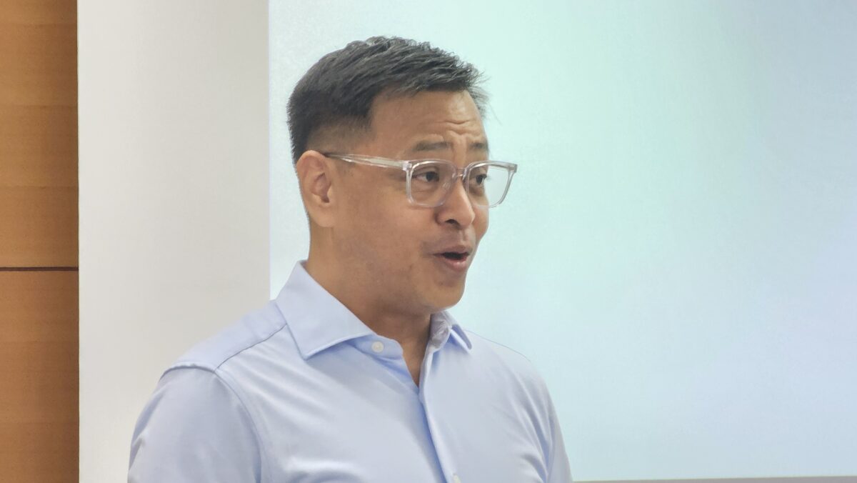 Ned Legaspi presenting at University of Tokyo Komaba campus for the 30th Annual Philippine Studies Forum in Japan, speaking about culturally intelligent storytelling